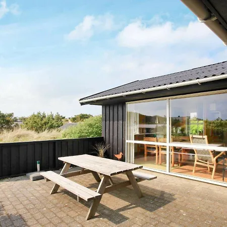 Three-bedroom Holiday In Henne 9 Vakantiehuis *